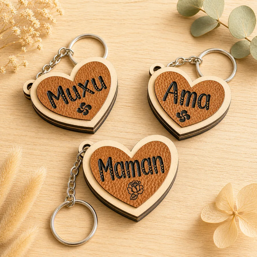 porte-clés cœur bois gravé laser Murmure, collection Maman Ama MuXu cadeau personnalisé